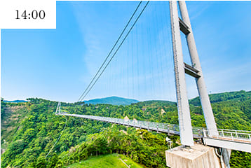 空中の絶景に心を奪われる、九重夢大吊橋